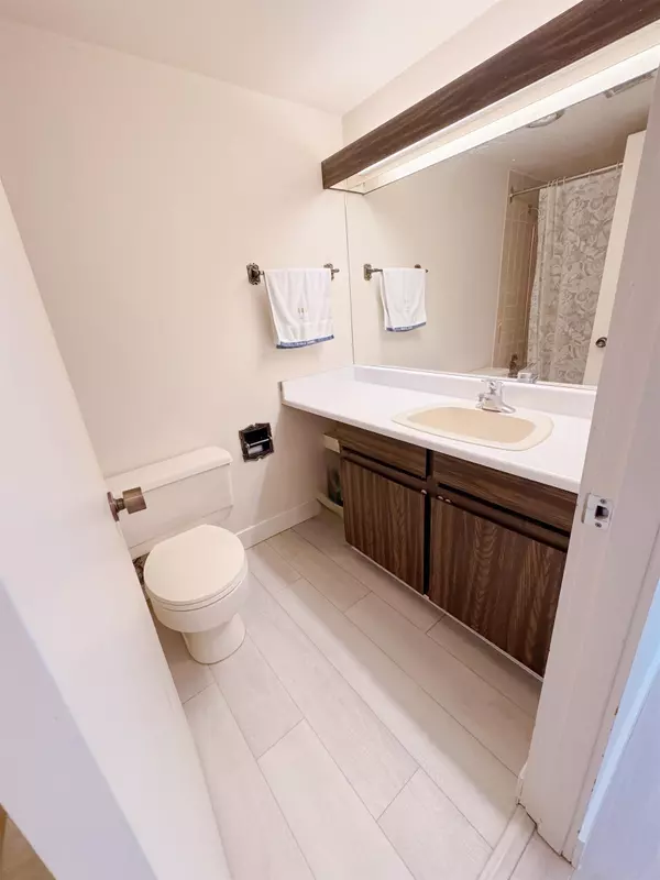 Burnaby, BC V5H 3Z5,5645 Barker AVE #1802