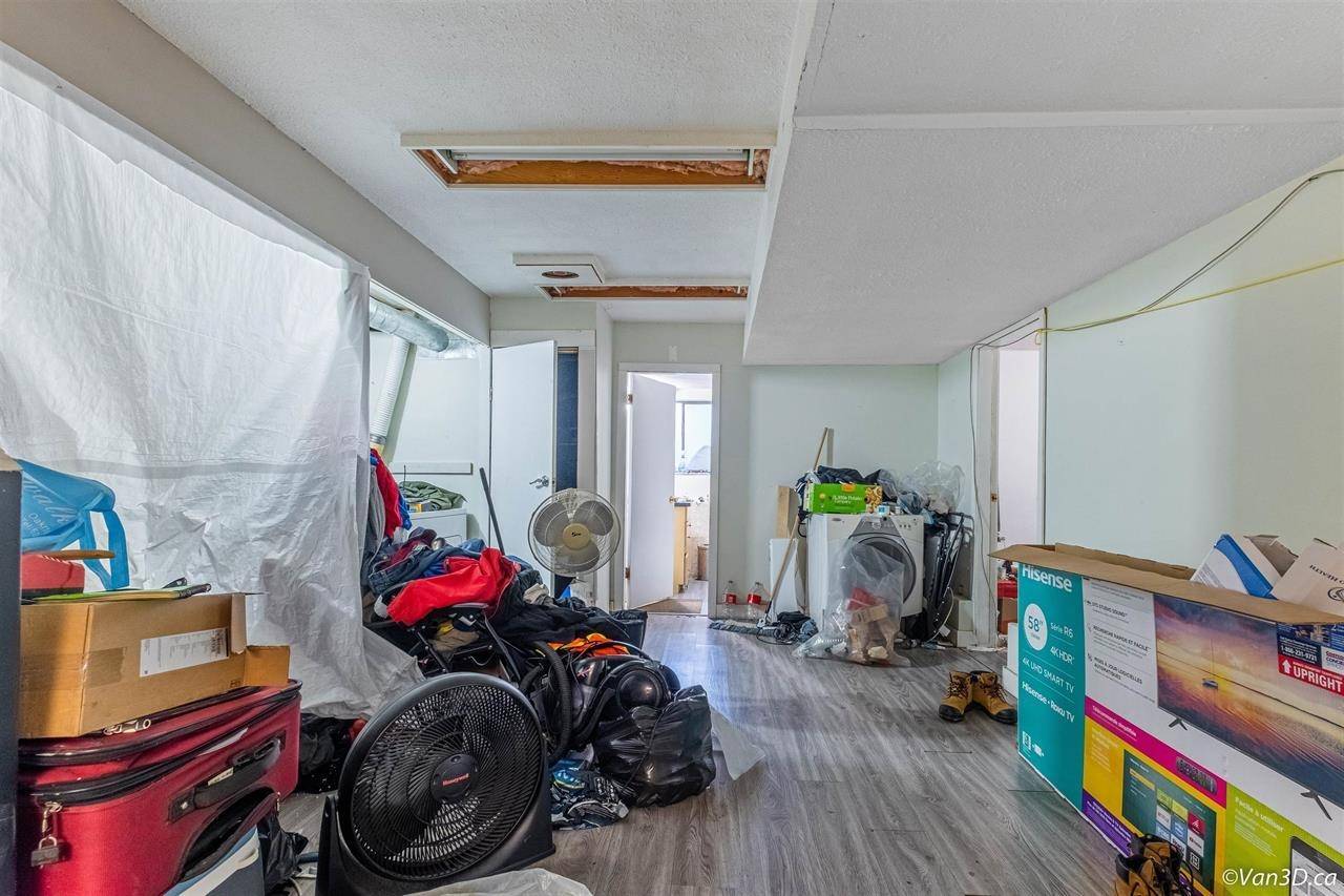 8246 Burnlake DR Burnaby, BC V5A 3K9