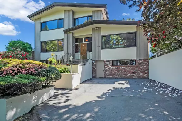 2208 W 32nd AVE, Vancouver, BC V6L 2B2