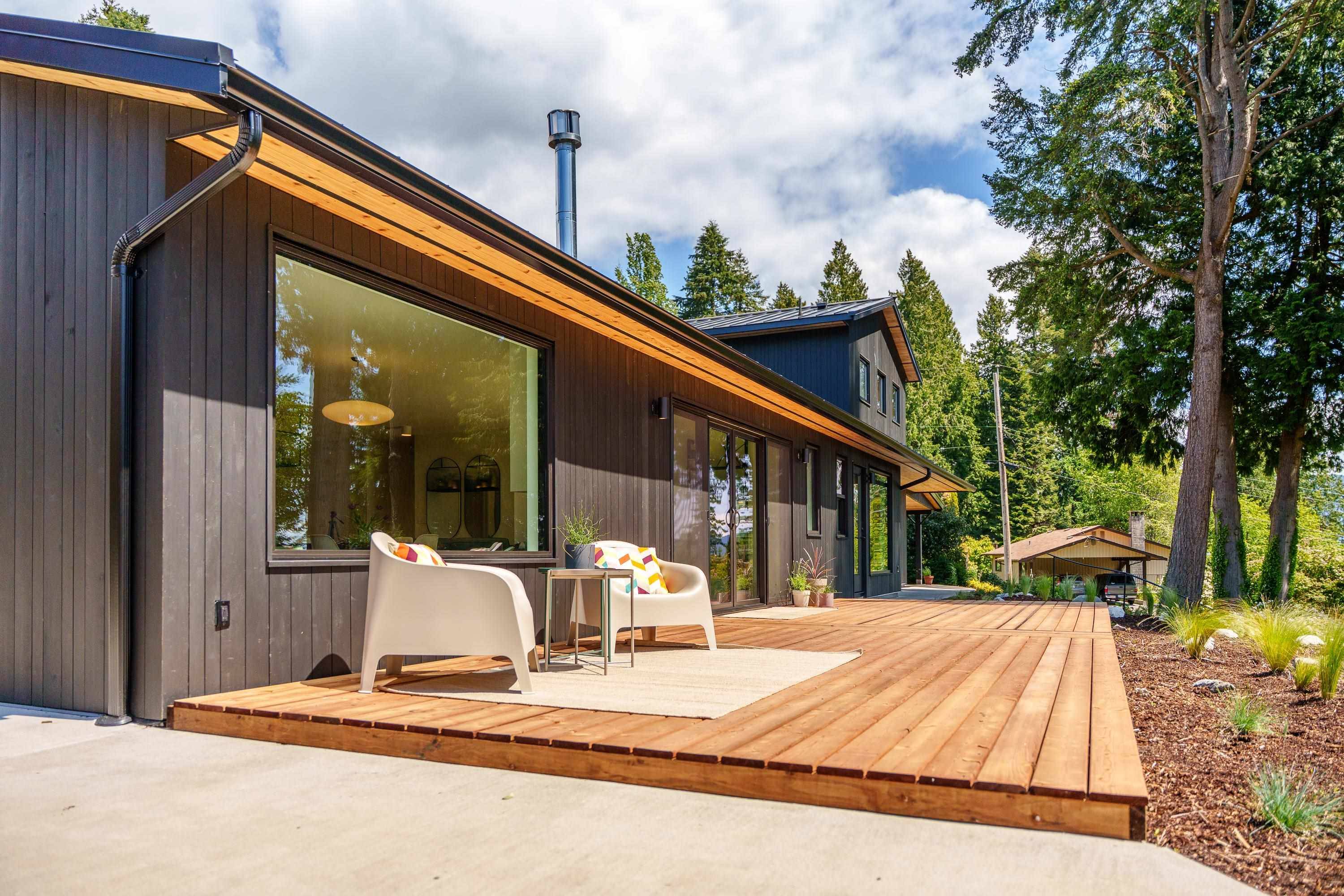 Gibsons, BC V0N 1V3,107 Mahan RD