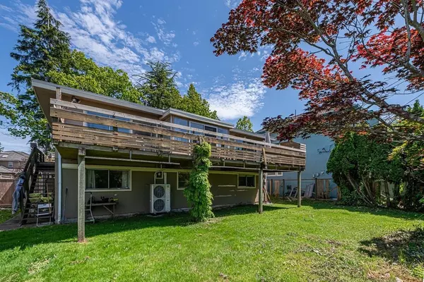 Richmond, BC V7C 1X7,8711 Seafair DR