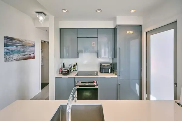 Vancouver, BC V6B 0K9,161 W Georgia ST #2608