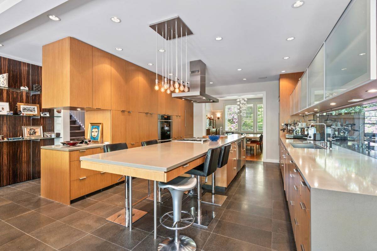Vancouver, BC V6J 3A3,1850 W 30th AVE