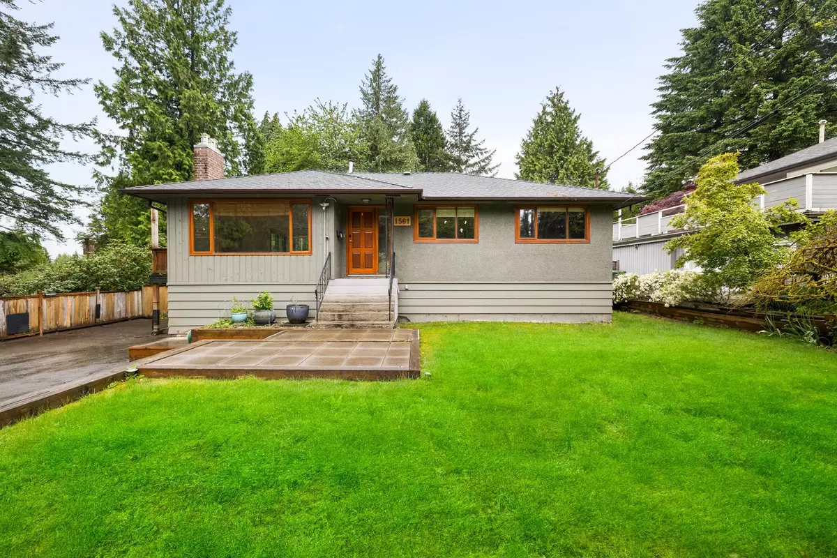 North Vancouver, BC V7J 2X9,1561 Merlynn CRES