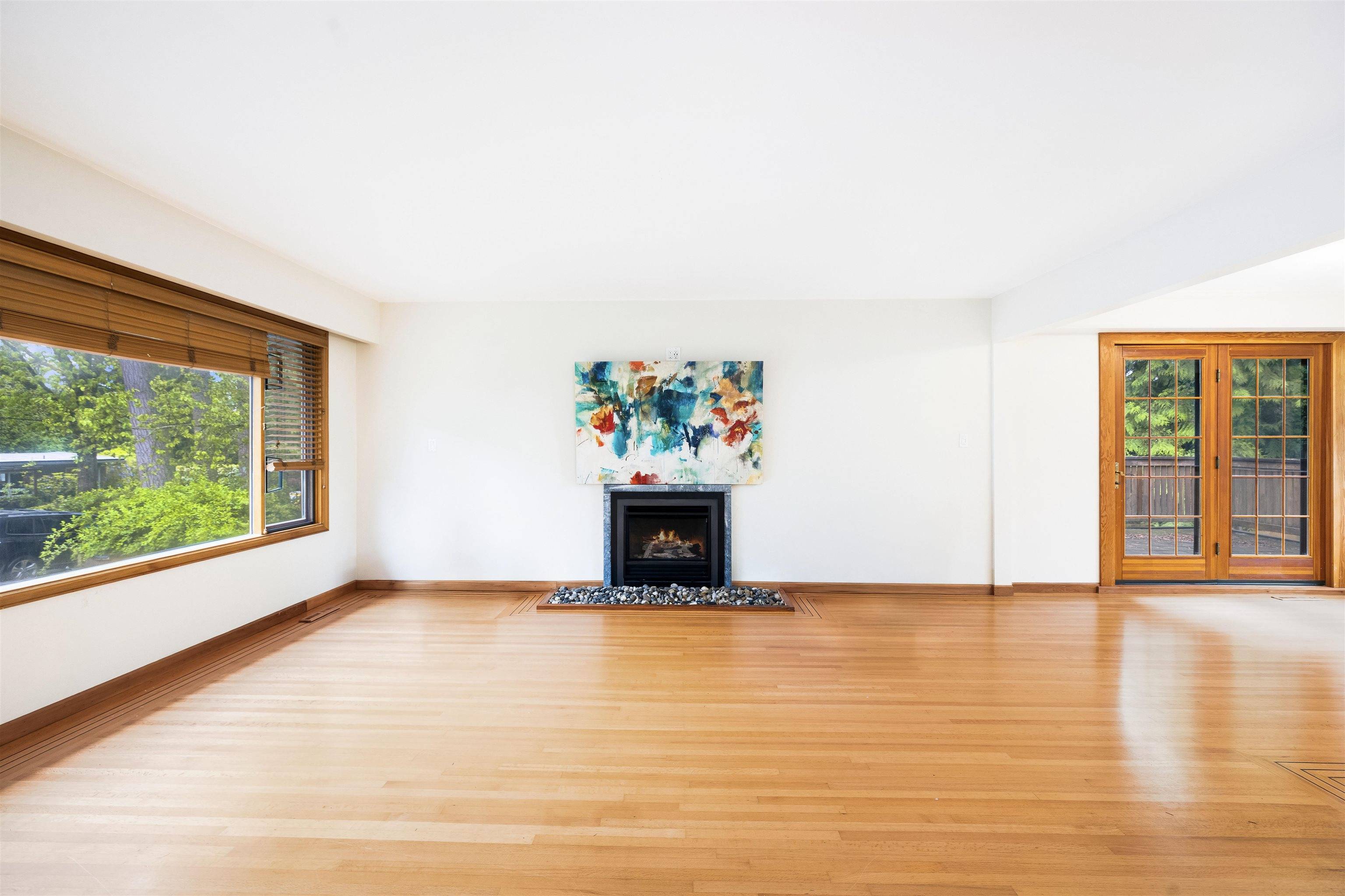North Vancouver, BC V7J 2X9,1561 Merlynn CRES