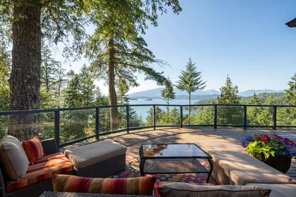 Bowen Island, BC V0N 1G2,1675 Whitesails DR