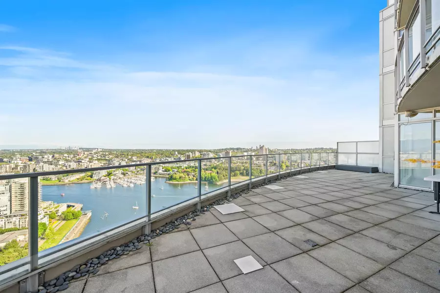 1408 Strathmore Mews #4203, Vancouver, BC V6Z 3A9