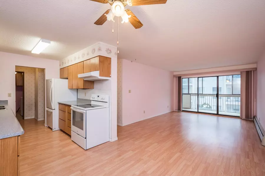 33369 Old Yale RD #203, Abbotsford, BC V2S 2J6