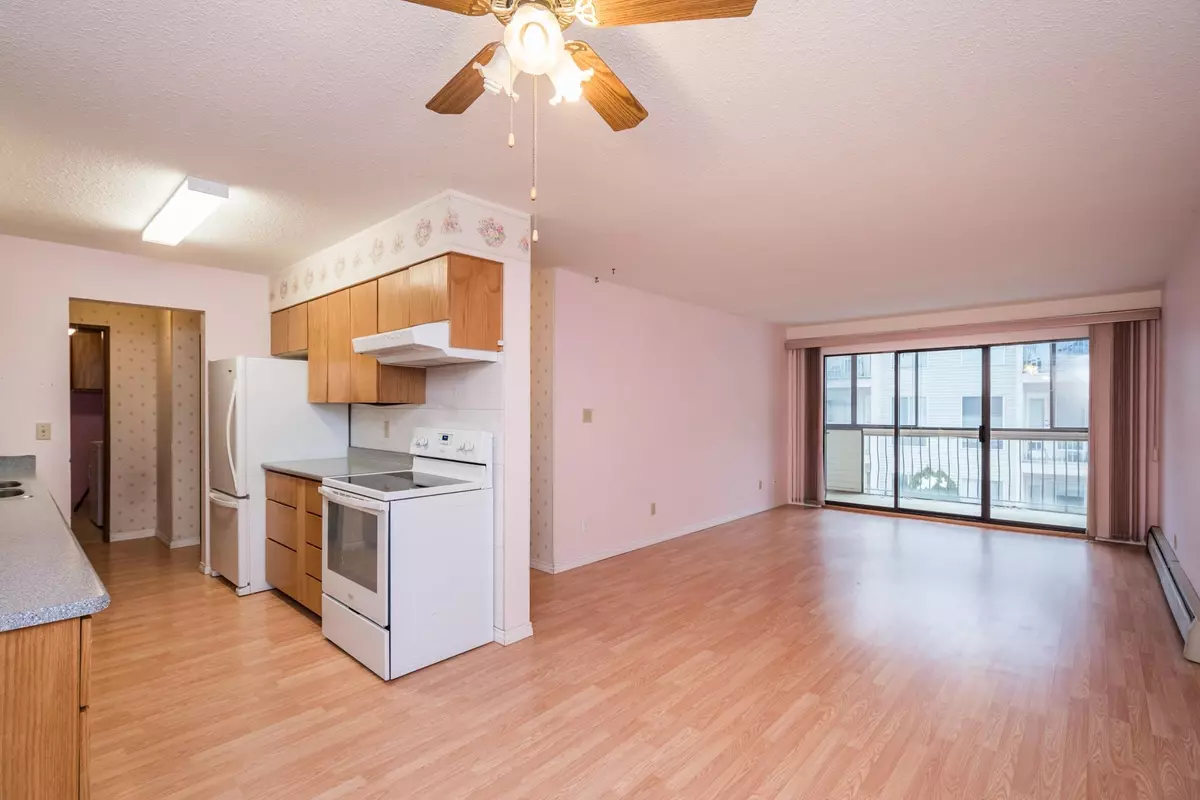 Abbotsford, BC V2S 2J6,33369 Old Yale RD #203