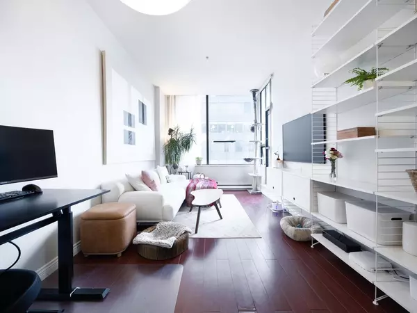 Vancouver, BC V6Z 1P5,1010 Howe ST #712