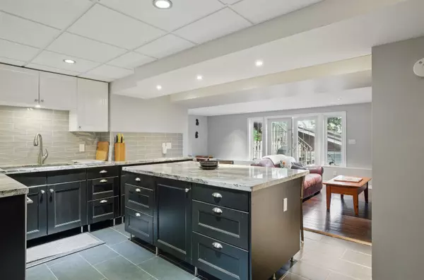 North Vancouver, BC V7N 1E2,479 E 29th ST