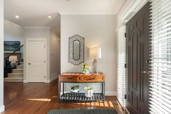 Anmore, BC V3H 4Y5,9 Alder WAY