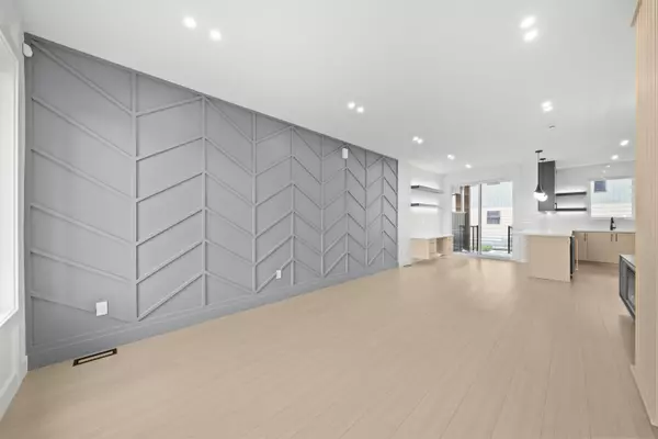 Coquitlam, BC V3K 4N3,314 Nelson ST #2