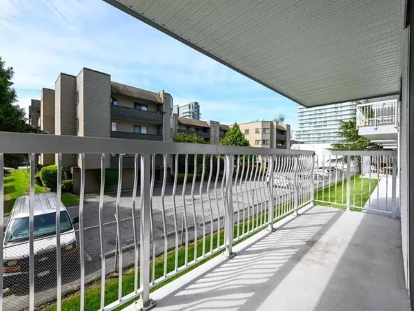 Richmond, BC V6Y 2E9,6420 Buswell ST #110