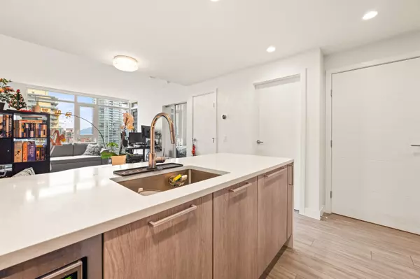 Burnaby, BC V5H 0C3,6398 Silver AVE #2105