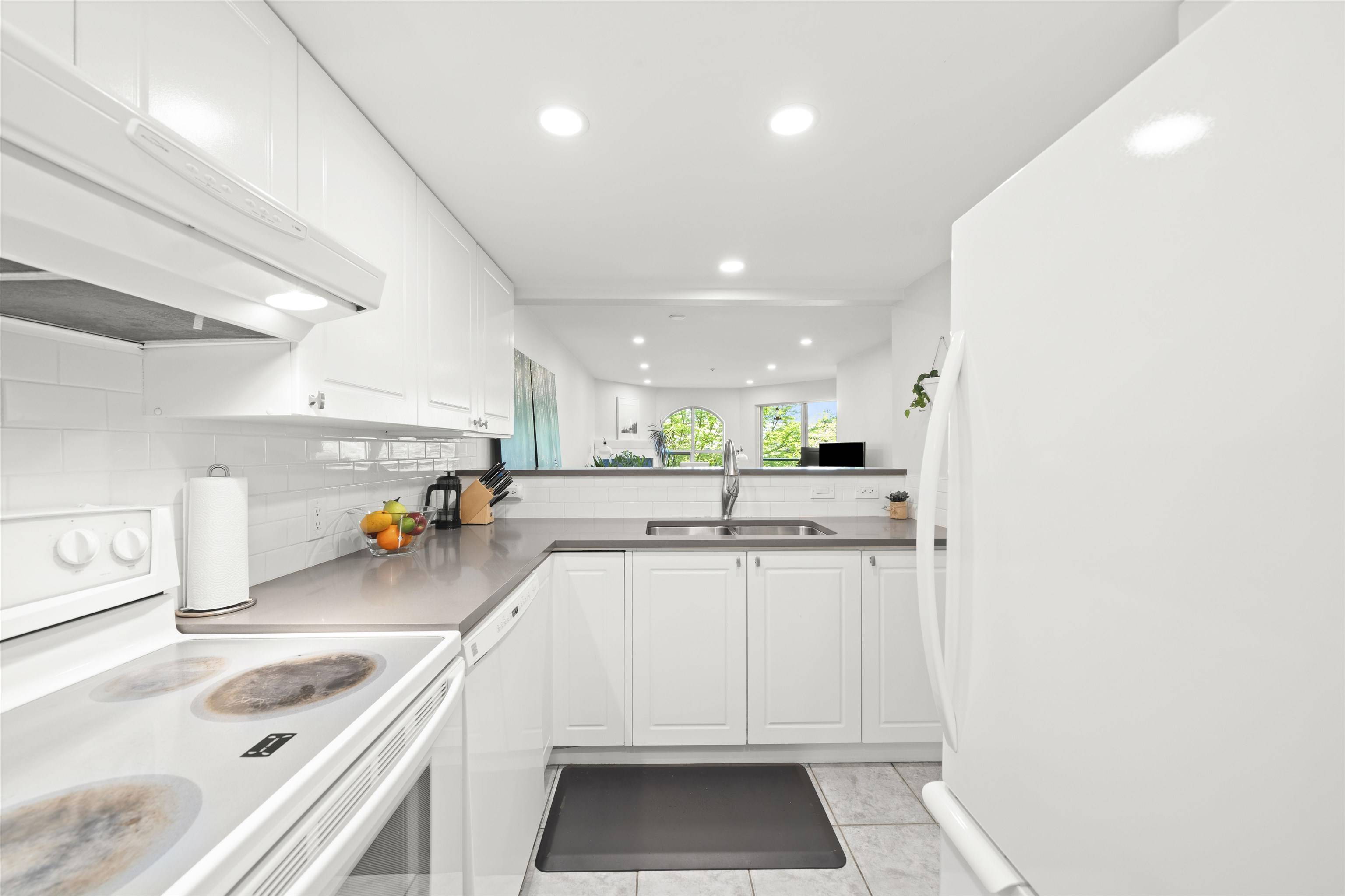 Vancouver, BC V5Z 4R2,511 W 7th AVE #318