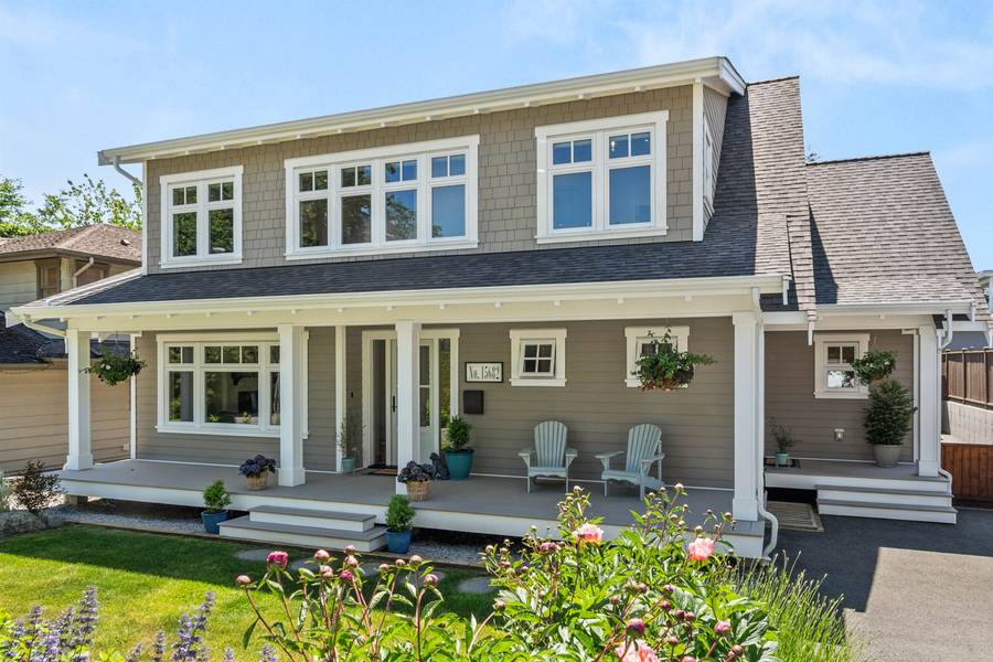 15682 Thrift AVE, White Rock, BC V4B 2M4