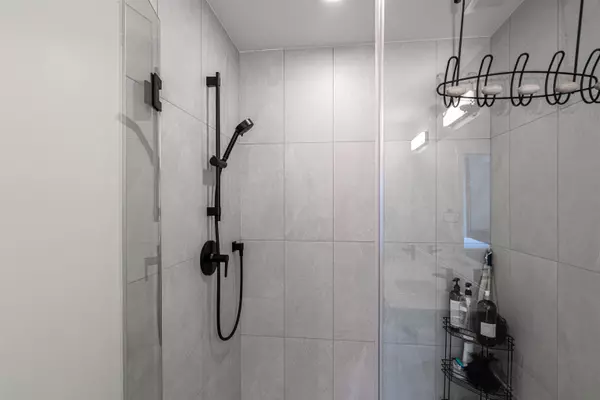 Langley, BC V2Y 3K9,7506 199a ST #211