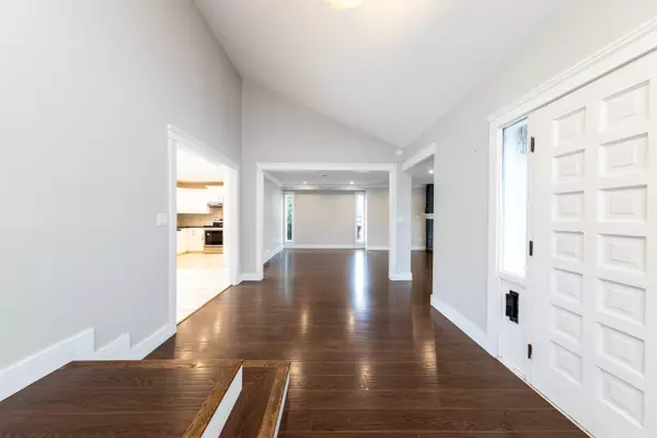 Delta, BC V4M 2W9,38 Deerfield DR