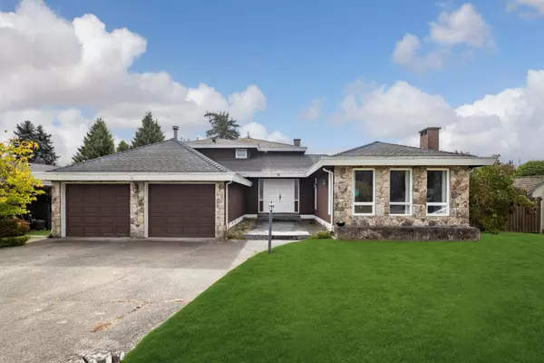 38 Deerfield DR, Delta, BC V4M 2W9