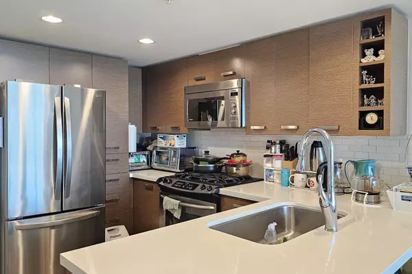 Richmond, BC V6Y 4M8,8033 Saba RD #1609