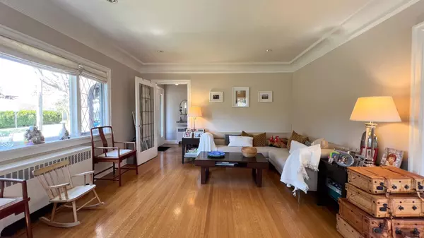 Vancouver, BC V6R 3Y7,3090 Discovery ST