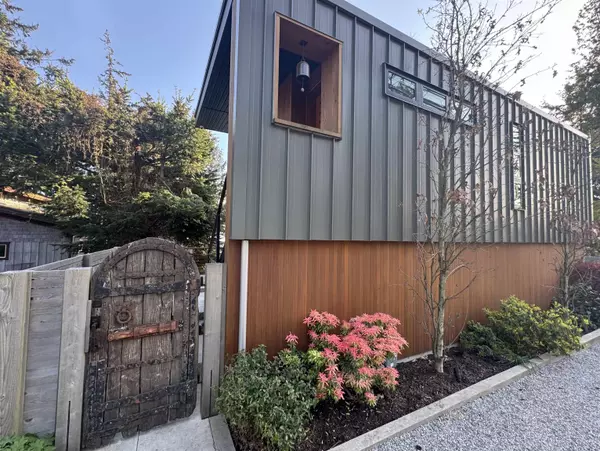Sechelt, BC V7Z 0M3,6329 Sunshine Coast HWY