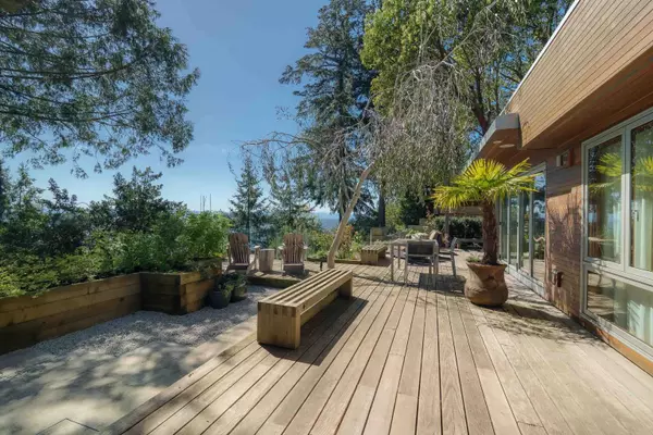 Sechelt, BC V7Z 0M3,6329 Sunshine Coast HWY