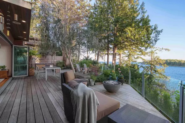 Sechelt, BC V7Z 0M3,6329 Sunshine Coast HWY