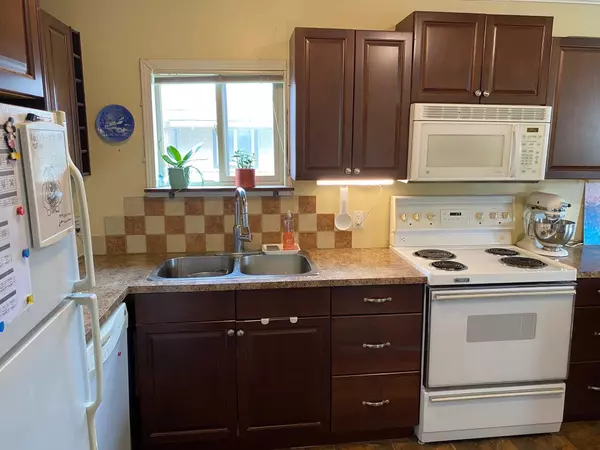 Langley, BC V4W 3T5,26892 Fraser HWY #20