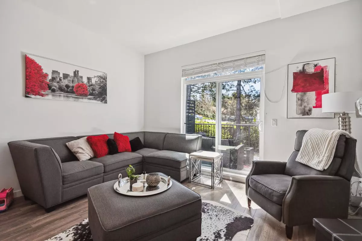Surrey, BC V4P 0E8,15268 28 AVE #115