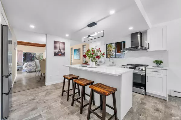 West Vancouver, BC V7T 2A5,1040 Jefferson AVE