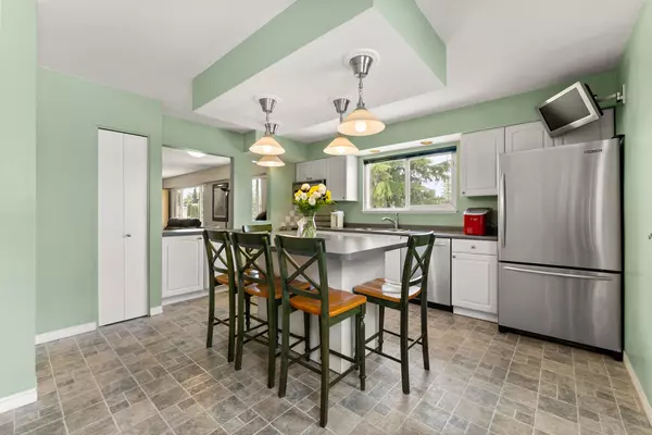 Richmond, BC V7A 2R7,10580 Rosebrook RD