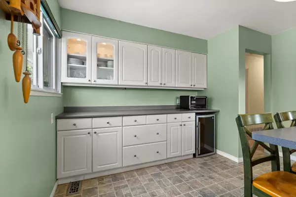 Richmond, BC V7A 2R7,10580 Rosebrook RD