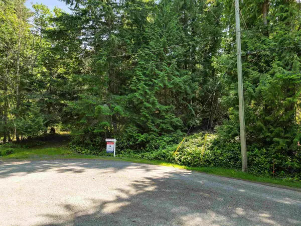 568 Aya Reach RD Mayne Island, BC V0N 2J1