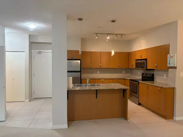 Surrey, BC V3T 0B7,13733 107a AVE #427