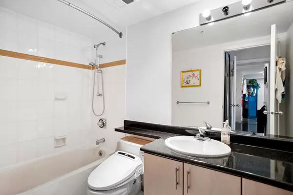 1188 Howe ST #2303 Vancouver, BC V6Z 2S8