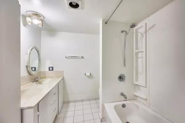 3921 Carrigan CT #102 Burnaby, BC V3N 4J7