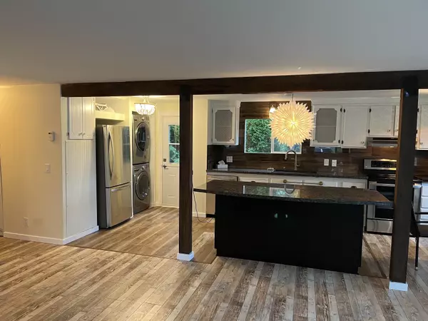 Surrey, BC V4A 4X4,1840 160 ST #6