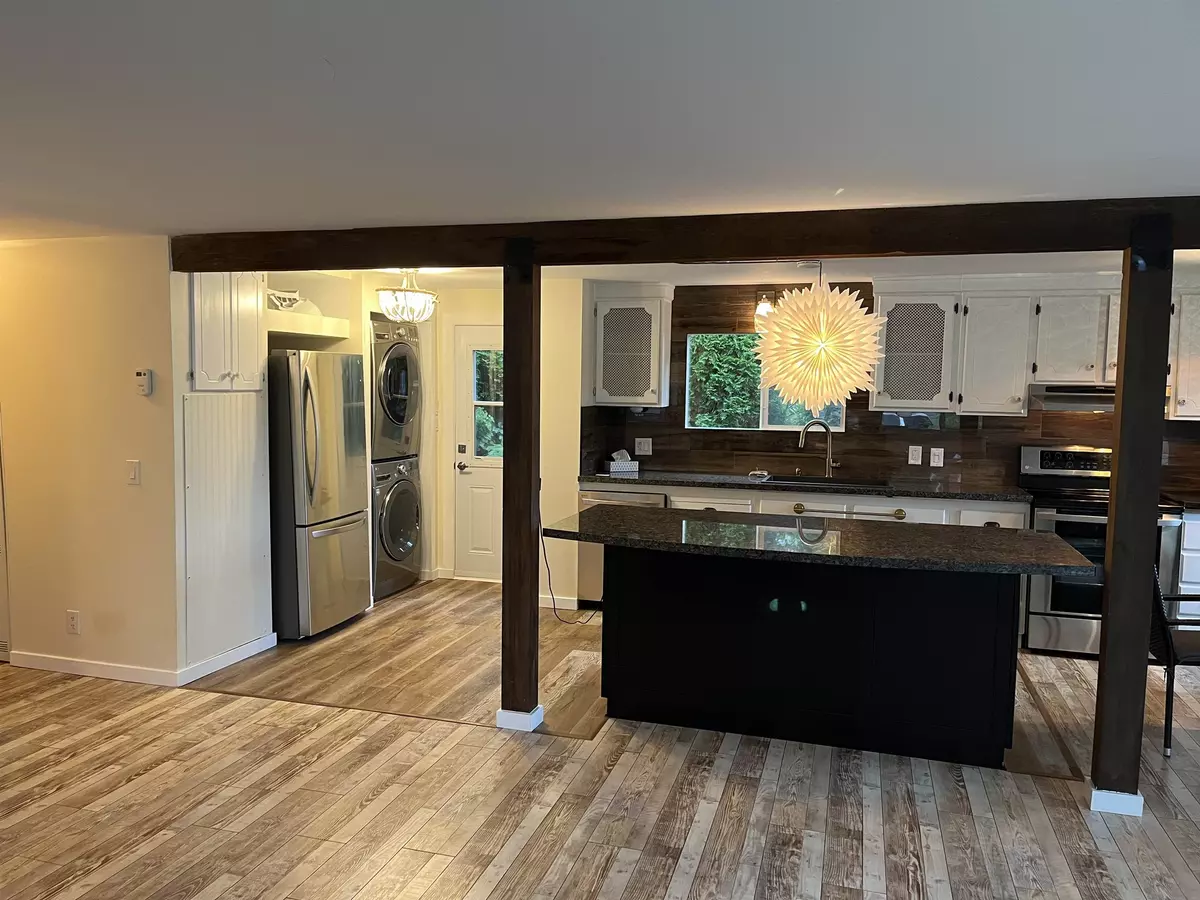 Surrey, BC V4A 4X4,1840 160 ST #6