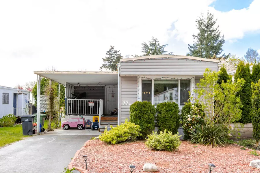 1840 160 ST #221, Surrey, BC V3A 4X4