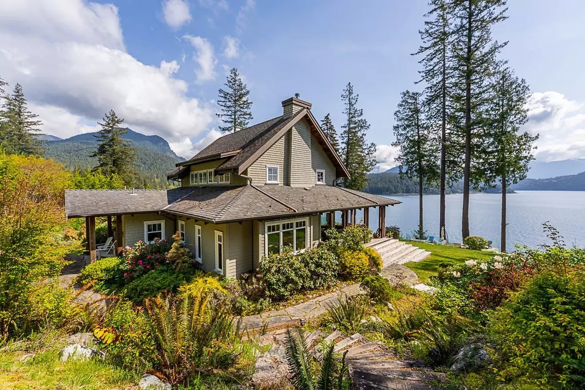 Gambier Island, BC V0N 1V0,766 The Grove RD
