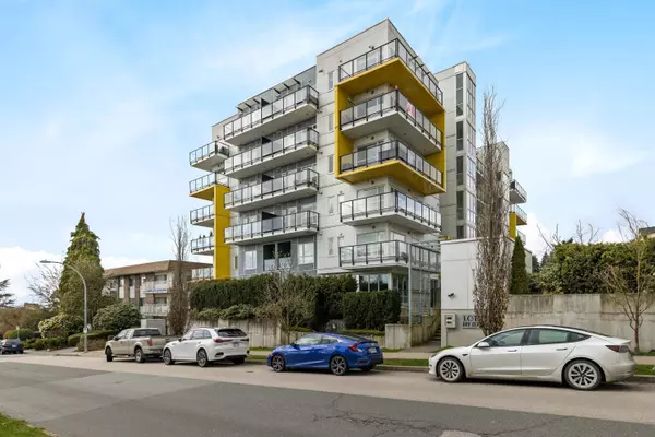 New Westminster, BC V3M 0K1,809 Fourth AVE #104