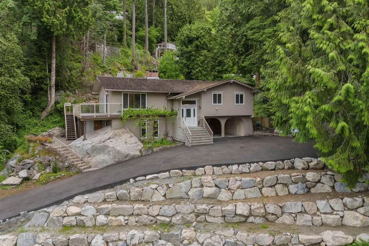 West Vancouver, BC V7V 3J3,3849 Bayridge AVE