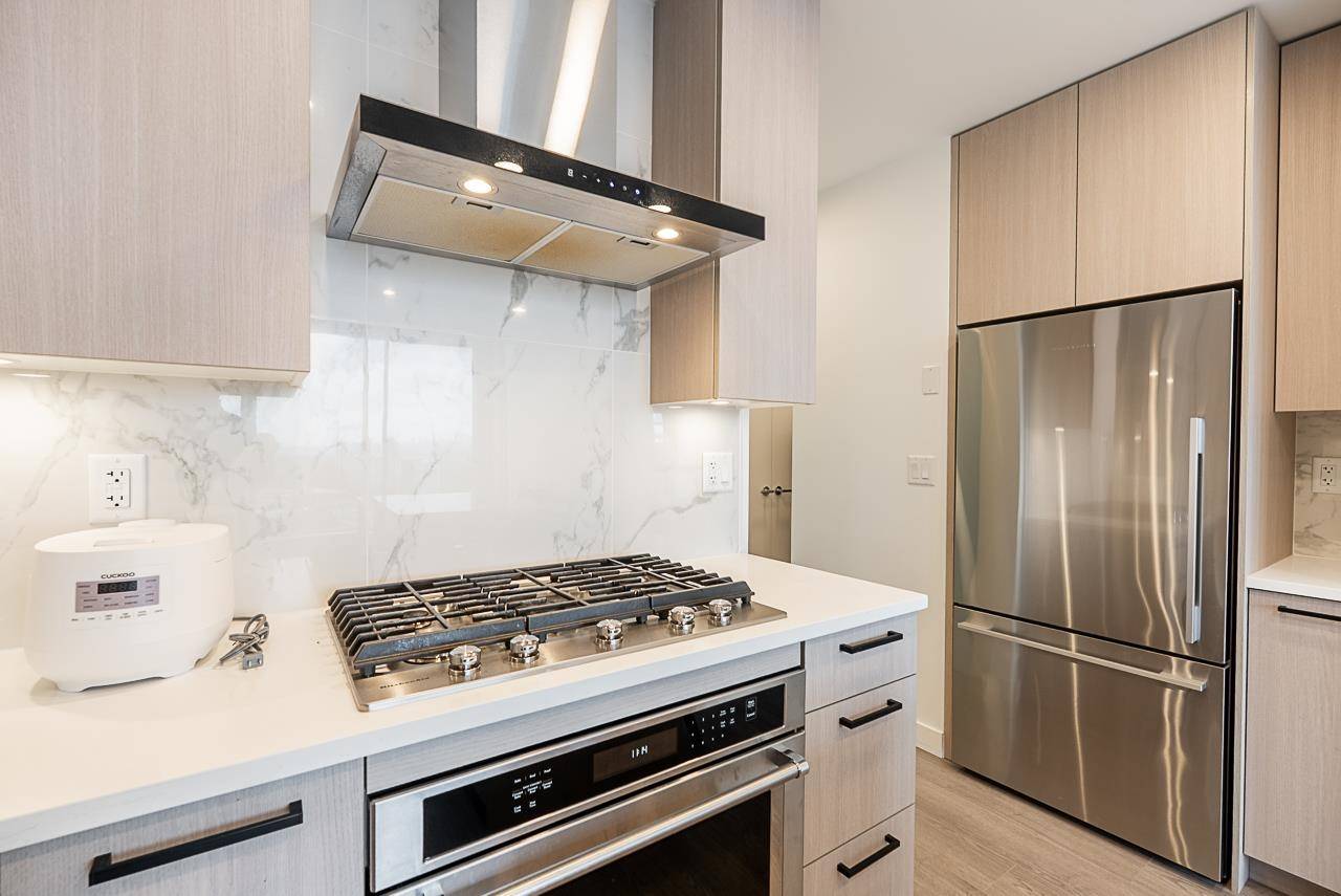 555 Sydney AVE #1007 Coquitlam, BC V3K 0G5