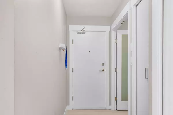 Surrey, BC V3T 0E6,10777 University DR #1105