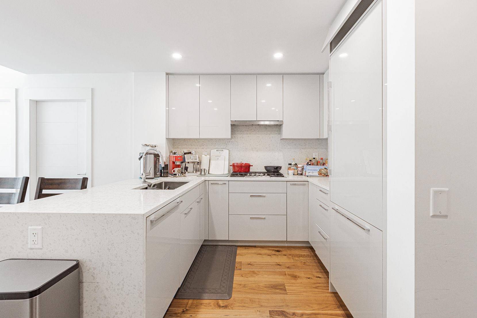 5058 Cambie ST #108 Vancouver, BC V5Z 2Z5