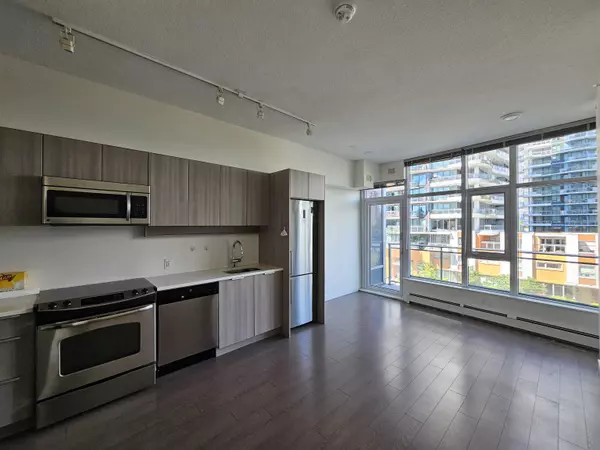 Surrey, BC V3T 0M4,13308 Central AVE #317