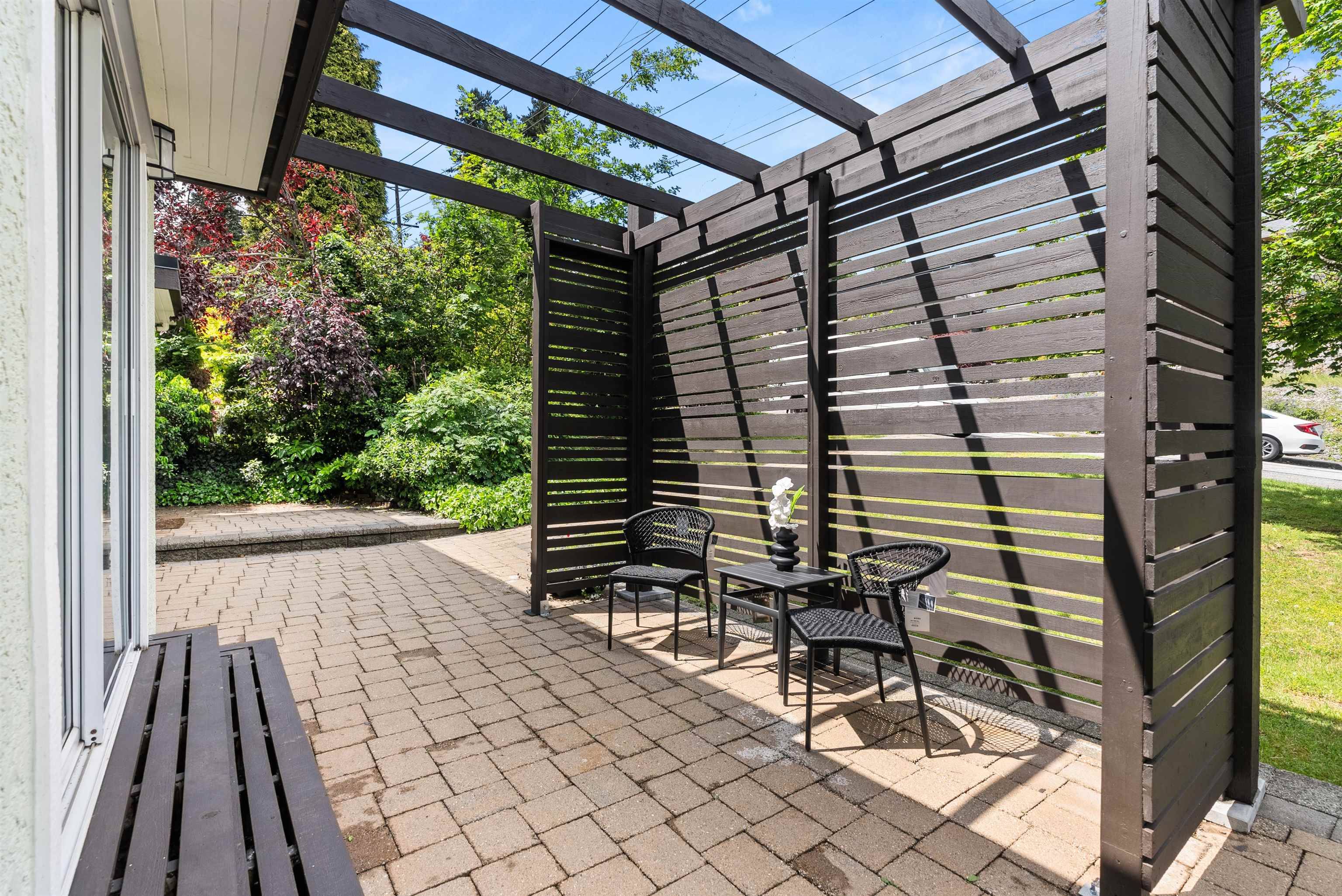 North Vancouver, BC V7L 1K3,955 E 4th ST