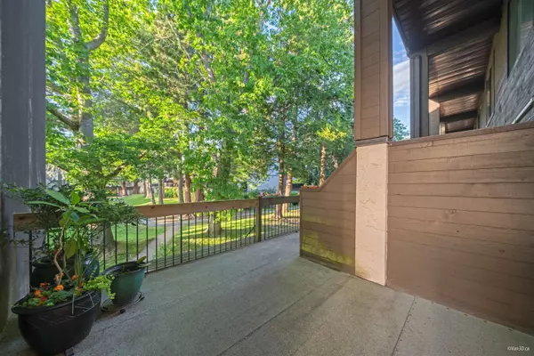 Richmond, BC V7C 1T7,7891 No.1 RD #112